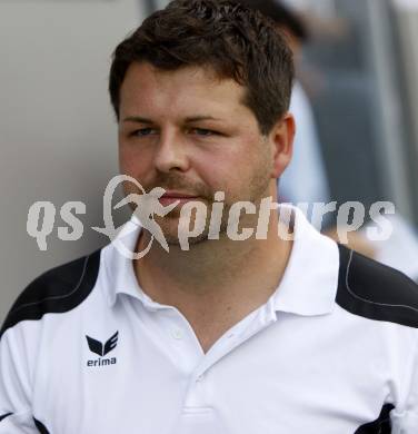 Fussball OEFB Cup. FC St. Veit gegen Rapid Wien. Trainer Martin Kaiser(St. Veit). St. Veit, am 20.9.2009.
Foto: Kuess

---
pressefotos, pressefotografie, kuess, qs, qspictures, sport, bild, bilder, bilddatenbank