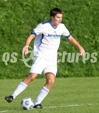 Fussball Kaerntner Liga. SK Maria Saal gegen SK Austria Kaernten 1b. Benno Grottenegg (Maria Saal). Maria Saal, am 19.9.2009.
Foto: Kuess
---
pressefotos, pressefotografie, kuess, qs, qspictures, sport, bild, bilder, bilddatenbank