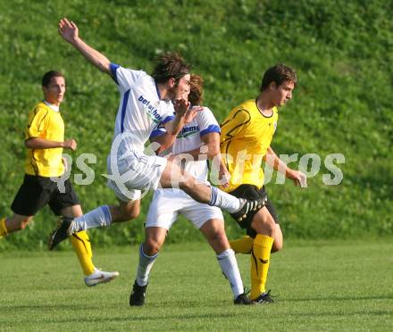 Fussball Kaerntner Liga. SK Maria Saal gegen SK Austria Kaernten 1b. Roland Krenn (Maria Saal). Maria Saal, am 19.9.2009.
Foto: Kuess
---
pressefotos, pressefotografie, kuess, qs, qspictures, sport, bild, bilder, bilddatenbank