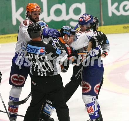 EBEL. Eishockey Bundesliga. VSV gegen EHC Liwest Linz. Schlaegerei, Rauferei. Kiel McLeod, Andreas Kristler (VSV), Michael Mayr (Linz). Villach, am 22.9.2009.
Foto: Kuess
---
pressefotos, pressefotografie, kuess, qs, qspictures, sport, bild, bilder, bilddatenbank