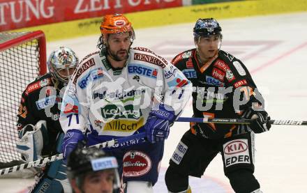 EBEL. Eishockey Bundesliga. VSV gegen EHC Liwest Linz. Kiel McLeod (VSV), Alex Westlund, Daniel Oberkofler (Linz). Villach, am 22.9.2009.
Foto: Kuess
---
pressefotos, pressefotografie, kuess, qs, qspictures, sport, bild, bilder, bilddatenbank