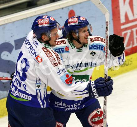 EBEL. Eishockey Bundesliga. VSV gegen EHC Liwest Linz. Torjubel Christian Ban, Benjamin Petrik (VSV). Villach, am 22.9.2009.
Foto: Kuess

---
pressefotos, pressefotografie, kuess, qs, qspictures, sport, bild, bilder, bilddatenbank