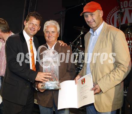 EBEL. Eishockey Bundesliga. 100 Jahr Feier KAC. Buergermeister Christian Scheider, Walter Possarnig, Stadtrat Manfred Mertel. Klagenfurt, am 19.9.2009.
Foto: Kuess
---
pressefotos, pressefotografie, kuess, qs, qspictures, sport, bild, bilder, bilddatenbank