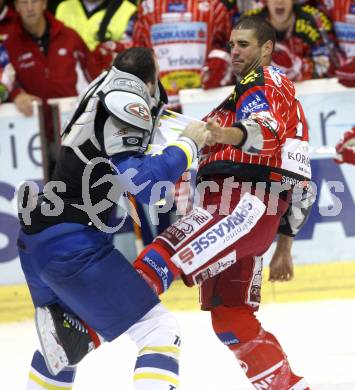 EBEL. Eishockey Bundesliga. KAC gegen KHL Medvescak Zagreb. Schlaegerei, Rauferei. Sean Brown, (KAC), Joel Prpic  (Zagreb). Klagenfurt, am 25.9.2009.
Foto: Kuess 

---
pressefotos, pressefotografie, kuess, qs, qspictures, sport, bild, bilder, bilddatenbank