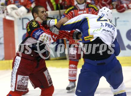 EBEL. Eishockey Bundesliga. KAC gegen KHL Medvescak Zagreb. Schlaegerei, Rauferei. Sean Brown,  (KAC), Joel Prpic (Zagreb). Klagenfurt, am 25.9.2009.
Foto: Kuess 

---
pressefotos, pressefotografie, kuess, qs, qspictures, sport, bild, bilder, bilddatenbank