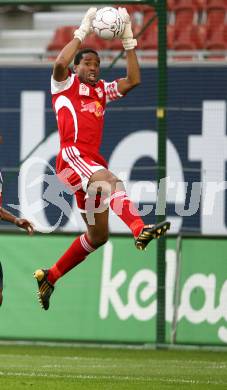 Fussball. Tipp3-Bundesliga. SK Austria Kelag Kaernten  gegen Red Bull Salzburg.  Edward Gustafsson (Salzburg). Klagenfurt, 26.9.2009.
Foto: Kuess  

---
pressefotos, pressefotografie, kuess, qs, qspictures, sport, bild, bilder, bilddatenbank