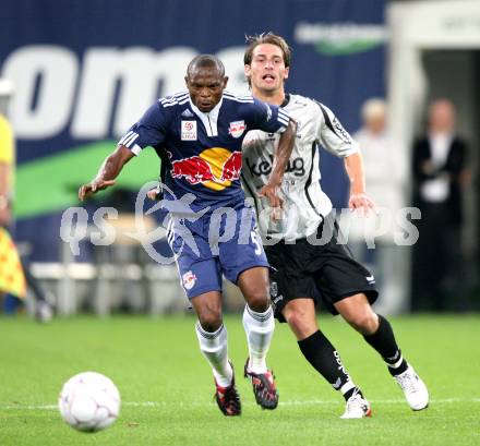 Fussball. Tipp3-Bundesliga. SK Austria Kelag Kaernten  gegen Red Bull Salzburg.  Marc Sand (Austria Kaernten), Rabiu Afolabi (Red Bull Salzburg). Klagenfurt, 26.9.2009.
Foto: Kuess  

---
pressefotos, pressefotografie, kuess, qs, qspictures, sport, bild, bilder, bilddatenbank