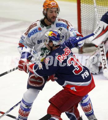 EBEL. Eishockey Bundesliga. VSV gegen EC Red Bull Salzburg. Kiel McLeod,  (VSV), Marco Pewal (Salzburg). Villach, am 29.9.2009.
Foto: Kuess 


---
pressefotos, pressefotografie, kuess, qs, qspictures, sport, bild, bilder, bilddatenbank