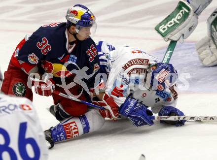 EBEL. Eishockey Bundesliga. VSV gegen EC Red Bull Salzburg. Stefan Bacher, (VSV), Marco Pewal (Salzburg). Villach, am 29.9.2009.
Foto: Kuess 


---
pressefotos, pressefotografie, kuess, qs, qspictures, sport, bild, bilder, bilddatenbank