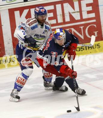 EBEL. Eishockey Bundesliga. VSV gegen EC Red Bull Salzburg. Nikolas Petrik, (VSV), Jeremy Rebek (Salzburg). Villach, am 29.9.2009.
Foto: Kuess 


---
pressefotos, pressefotografie, kuess, qs, qspictures, sport, bild, bilder, bilddatenbank