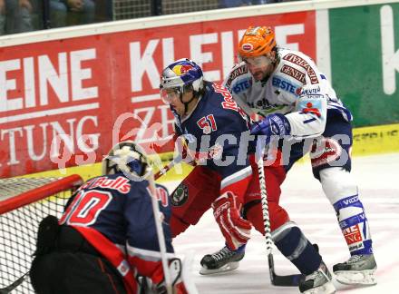 EBEL. Eishockey Bundesliga. VSV gegen EC Red Bull Salzburg. Kiel McLeod, (VSV), David Leneveu, Matthias Trattnig (Salzburg). Villach, am 29.9.2009.
Foto: Kuess 


---
pressefotos, pressefotografie, kuess, qs, qspictures, sport, bild, bilder, bilddatenbank