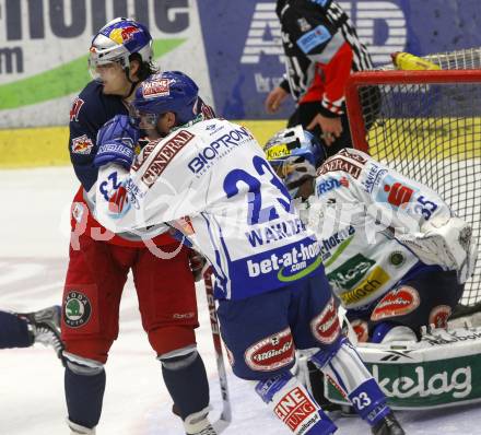 EBEL. Eishockey Bundesliga. VSV gegen EC Red Bull Salzburg. Mikael Wahlberg,  (VSV), Steven Regier (Salzburg). Villach, am 29.9.2009.
Foto: Kuess 


---
pressefotos, pressefotografie, kuess, qs, qspictures, sport, bild, bilder, bilddatenbank