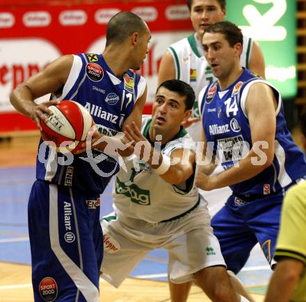 Basketball Bundesliga. Woerthersee Piraten gegen Gmunden. Admir Aljic, (Piraten), Ian Boylan, Vilius Gabsys  (Gmunden).  Klagenfurt, 10.10.2009
Foto: Kuess

---
pressefotos, pressefotografie, kuess, qs, qspictures, sport, bild, bilder, bilddatenbank