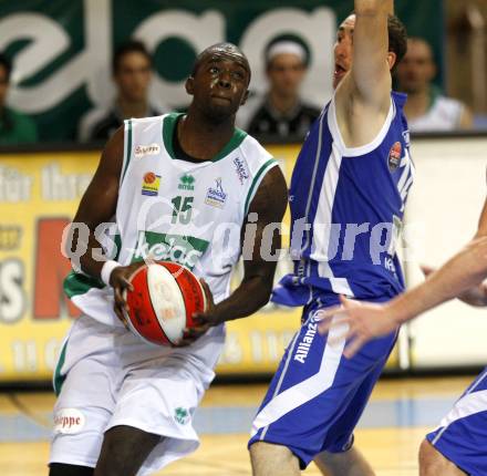 Basketball Bundesliga. Woerthersee Piraten gegen Gmunden. Philip McCandies (Piraten).  Klagenfurt, 10.10.2009
Foto: Kuess

---
pressefotos, pressefotografie, kuess, qs, qspictures, sport, bild, bilder, bilddatenbank