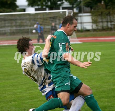 Fussball. Kaerntner Liga. VSV gegen SV Lendorf. Banic Luka (VSV), Nagy Mario (Lendorf). Villach, 10.10.2009. 
Foto: Kuess

---
pressefotos, pressefotografie, kuess, qs, qspictures, sport, bild, bilder, bilddatenbank