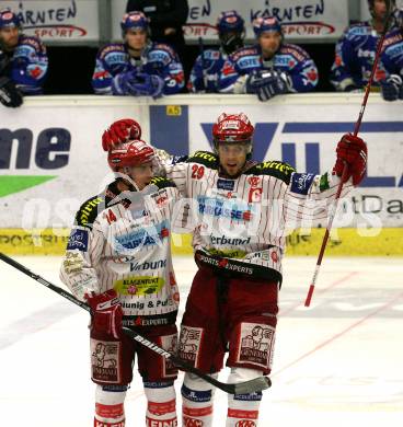 EBEL. Eishockey Bundesliga. EC Pasut VSV gegen KAC.  Torjubel Johannes Reichel, Christoph Brandner (KAC). Villach, am 11.10.2009.
Foto: Nadja Kuess 


---
pressefotos, pressefotografie, kuess, qs, qspictures, sport, bild, bilder, bilddatenbank