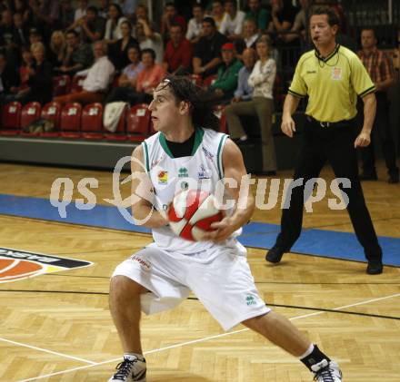 ABL. Basketball Bundesliga. Kelag Woerthersee Piraten gegen Swans Gmunden. Andreas Kuttnig (Piraten). Klagenfurt, am 10.10.2009.
Foto: Kuess
---
pressefotos, pressefotografie, kuess, qs, qspictures, sport, bild, bilder, bilddatenbank