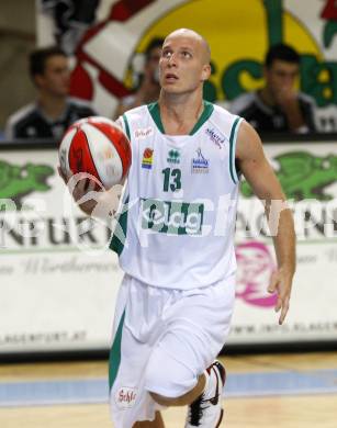 ABL. Basketball Bundesliga. Kelag Woerthersee Piraten gegen Swans Gmunden. Davor Sattler (Piraten). Klagenfurt, am 10.10.2009.
Foto: Kuess
---
pressefotos, pressefotografie, kuess, qs, qspictures, sport, bild, bilder, bilddatenbank