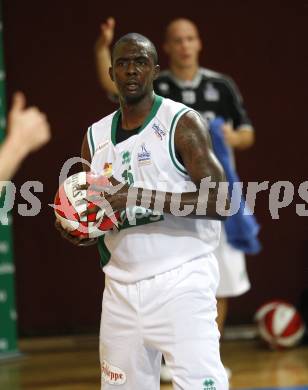 ABL. Basketball Bundesliga. Kelag Woerthersee Piraten gegen Swans Gmunden. Phil McCandies (Piraten). Klagenfurt, am 10.10.2009.
Foto: Kuess
---
pressefotos, pressefotografie, kuess, qs, qspictures, sport, bild, bilder, bilddatenbank