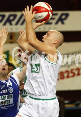 ABL. Basketball Bundesliga. Kelag Woerthersee Piraten gegen Swans Gmunden. Davor Sattler (Piraten). Klagenfurt, am 10.10.2009.
Foto: Kuess
---
pressefotos, pressefotografie, kuess, qs, qspictures, sport, bild, bilder, bilddatenbank