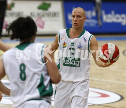 ABL. Basketball Bundesliga. Kelag Woerthersee Piraten gegen Swans Gmunden. Davor Sattler (Piraten). Klagenfurt, am 10.10.2009.
Foto: Kuess
---
pressefotos, pressefotografie, kuess, qs, qspictures, sport, bild, bilder, bilddatenbank