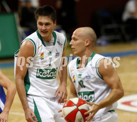 ABL. Basketball Bundesliga. Kelag Woerthersee Piraten gegen Swans Gmunden. Bernhard Weber, Davor Sattler (Piraten). Klagenfurt, am 10.10.2009.
Foto: Kuess
---
pressefotos, pressefotografie, kuess, qs, qspictures, sport, bild, bilder, bilddatenbank