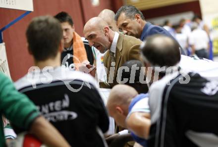 ABL. Basketball Bundesliga. Kelag Woerthersee Piraten gegen Swans Gmunden. Trainer Nenad Videka (Piraten). Klagenfurt, am 10.10.2009.
Foto: Kuess
---
pressefotos, pressefotografie, kuess, qs, qspictures, sport, bild, bilder, bilddatenbank