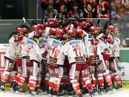 EBEL. Eishockey Bundesliga. EC Pasut VSV gegen KAC.  Jubel KAC. Villach, am 11.10.2009.
Foto: Nadja Kuess 


---
pressefotos, pressefotografie, kuess, qs, qspictures, sport, bild, bilder, bilddatenbank