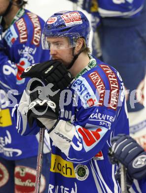 EBEL. Eishockey Bundesliga. EC Pasut VSV gegen KAC.  Enttaeuschung. Thomas Pfeffer (VSV). Villach, am 11.10.2009.
Foto: Kuess 


---
pressefotos, pressefotografie, kuess, qs, qspictures, sport, bild, bilder, bilddatenbank