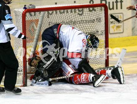 EBEL. Eishockey Bundesliga. KAC gegen HK Acroni Jesenice. Jeff Shantz, (KAC), Dov Grumet-Morris  (Jesenice). Klagenfurt, am 13.10.2009.
Foto: Nadja Kuess 

---
pressefotos, pressefotografie, kuess, qs, qspictures, sport, bild, bilder, bilddatenbank