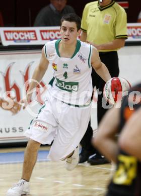 Basketball Bundesliga. Kelag Woerthersee Piraten gegen Fuerstenfeld Panthers. Martin Breithuber (Piraten). Klagenfurt, am 15.10.2009.
Foto: Kuess

---
pressefotos, pressefotografie, kuess, qs, qspictures, sport, bild, bilder, bilddatenbank