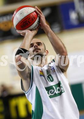 Basketball Bundesliga. Kelag Woerthersee Piraten gegen Fuerstenfeld Panthers. Joachim Buggelsheim (Piraten). Klagenfurt, am 15.10.2009.
Foto: Kuess

---
pressefotos, pressefotografie, kuess, qs, qspictures, sport, bild, bilder, bilddatenbank