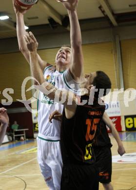 Basketball Bundesliga. Kelag Woerthersee Piraten gegen Fuerstenfeld Panthers. Rasid Mahalbasic (Piraten), Jason Chapell (Fuerstenfeld). Klagenfurt, am 15.10.2009.
Foto: Kuess

---
pressefotos, pressefotografie, kuess, qs, qspictures, sport, bild, bilder, bilddatenbank