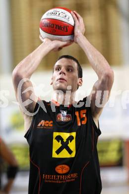 Basketball Bundesliga. Kelag Woerthersee Piraten gegen Fuerstenfeld Panthers. Jason Chapell (Fuerstenfeld). Klagenfurt, am 15.10.2009.
Foto: Kuess

---
pressefotos, pressefotografie, kuess, qs, qspictures, sport, bild, bilder, bilddatenbank