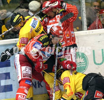 EBEL. Eishockey Bundesliga. KAC gegen EV Vienna Capitals.  Gregor Hager, Mike Craig, (KAC), Sean Selmser, Francois Bouchard (Vienna Capitals). Klagenfurt, am 16.10.2009.
Foto: Kuess 

---
pressefotos, pressefotografie, kuess, qs, qspictures, sport, bild, bilder, bilddatenbank