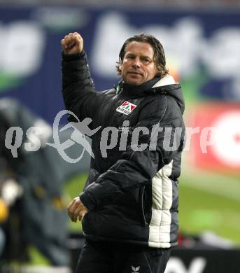 Fussball. Tipp3-Bundesliga. SK Austria Kaernten gegen Magna Wiener Neustadt. Trainer Frenkie Schinkels (Austria Kaernten). Klagenfurt, 17.10.2009. 
Foto: Kuess

---
pressefotos, pressefotografie, kuess, qs, qspictures, sport, bild, bilder, bilddatenbank