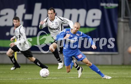 Fussball. Tipp3-Bundesliga. SK Austria Kaernten gegen Magna Wiener Neustadt. Christian Prawda, (Austria Kaernten), Patrick Wolf (Wiener Neustadt). Klagenfurt, 17.10.2009. 
Foto: Kuess

---
pressefotos, pressefotografie, kuess, qs, qspictures, sport, bild, bilder, bilddatenbank