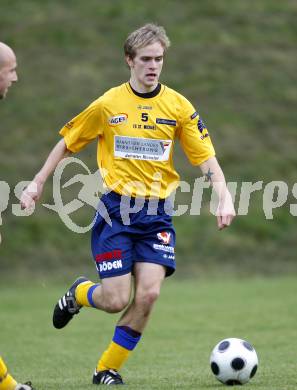 Fussball Kaerntner Liga. SK Maria Saal gegen FC St. Michael/Lav. Stephan Stueckler (St. Michael). Maria Saal am 17.10.2009.
Foto: Kuess
---
pressefotos, pressefotografie, kuess, qs, qspictures, sport, bild, bilder, bilddatenbank