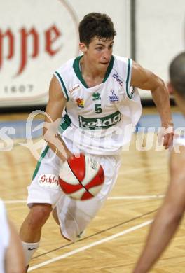 ABL. Basketball Bundesliga. Kelag Woerthersee Piraten gegen Swans Gmunden. Sebastian Schaal (Piraten). Klagenfurt, am 10.10.2009.
Foto: Kuess
---
pressefotos, pressefotografie, kuess, qs, qspictures, sport, bild, bilder, bilddatenbank