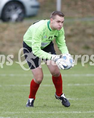 Fussball Kaerntner Liga. SK Maria Saal gegen FC St. Michael/Lav. Franz Roland Podercnik (St. Michael). Maria Saal am 17.10.2009.
Foto: Kuess
---
pressefotos, pressefotografie, kuess, qs, qspictures, sport, bild, bilder, bilddatenbank