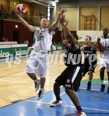 Basketball Bundesliga. Woerthersee Piraten gegen Guessing Knights. Davor Sattler (Piraten). Klagenfurt, am 18.10.2009.
Foto: Kuess

---
pressefotos, pressefotografie, kuess, qs, qspictures, sport, bild, bilder, bilddatenbank