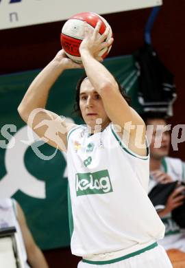 Basketball Bundesliga. Woerthersee Piraten gegen Guessing Knights. Andreas Kuttnig (Piraten). Klagenfurt, am 18.10.2009.
Foto: Kuess

---
pressefotos, pressefotografie, kuess, qs, qspictures, sport, bild, bilder, bilddatenbank