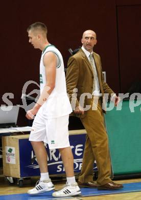 ABL. Basketball Bundesliga. Kelag Woerthersee Piraten gegen Swans Gmunden. Rasid Mahalbasic, Trainer Nenad Videka (Piraten). Klagenfurt, am 10.10.2009.
Foto: Kuess
---
pressefotos, pressefotografie, kuess, qs, qspictures, sport, bild, bilder, bilddatenbank