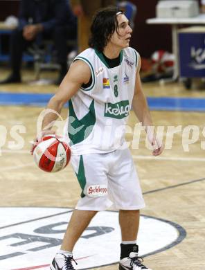 ABL. Basketball Bundesliga. Kelag Woerthersee Piraten gegen Swans Gmunden. Andreas Kuttnig (Piraten). Klagenfurt, am 10.10.2009.
Foto: Kuess
---
pressefotos, pressefotografie, kuess, qs, qspictures, sport, bild, bilder, bilddatenbank