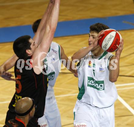 ABL. Basketball Bundesliga. Woerthersee Piraten gegen Fuerstenfeld Panthers. Sebastian Schaal (Piraten). KLagenfurt, am 15.10.2009.
Foto: Kuess 
---
pressefotos, pressefotografie, kuess, qs, qspictures, sport, bild, bilder, bilddatenbank