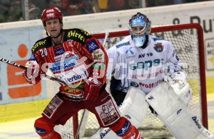 EBEL. Eishockey Bundesliga. KAC gegen Alba Volan SAPA Fehervar AV19.  Mike Craig, (KAC), Tommi Satosaari  (Alba Volan). Klagenfurt, am 23.10.2009.
Foto: Kuess 

---
pressefotos, pressefotografie, kuess, qs, qspictures, sport, bild, bilder, bilddatenbank