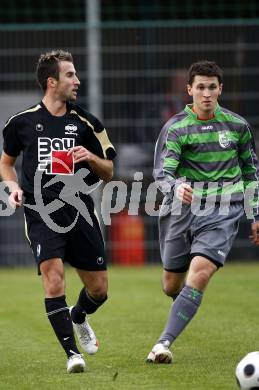 Fussball Kaerntner Liga. FC Welzenegg gegen SVG Bleiburg. Marco Huanigg (Welzenegg), Ervin Kalender (Bleiburg). Welzenegg, am 24.10.2009.
Foto: Kuess
---
pressefotos, pressefotografie, kuess, qs, qspictures, sport, bild, bilder, bilddatenbank