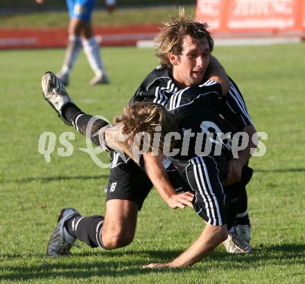 Fussball. Kaerntner Liga. VSV gegen Rapid Lienz A. Torjubel Kropiunik Marjan, Ebner Markus (Rapid Lienz A). Villach, 24.10.2009.
Foto: Kuess

---
pressefotos, pressefotografie, kuess, qs, qspictures, sport, bild, bilder, bilddatenbank