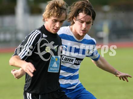 Fussball. Kaerntner Liga. VSV gegen Rapid Lienz A. Banic Luka (VSV), Ebner Markus (Rapid Lienz A). Villach, 24.10.2009.
Foto: Kuess

---
pressefotos, pressefotografie, kuess, qs, qspictures, sport, bild, bilder, bilddatenbank