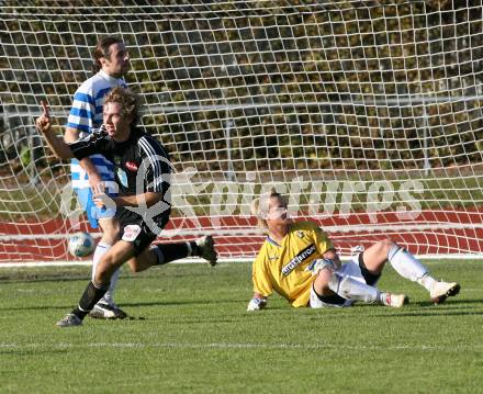 Fussball. Kaerntner Liga. VSV gegen Rapid Lienz A. Pick Dario (VSV), Ebner Markus (Rapid Lienz A). Villach, 24.10.2009.
Foto: Kuess
---
pressefotos, pressefotografie, kuess, qs, qspictures, sport, bild, bilder, bilddatenbank